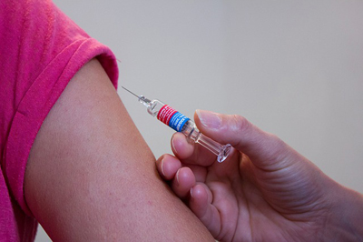 vaccination-1215279_400.jpg