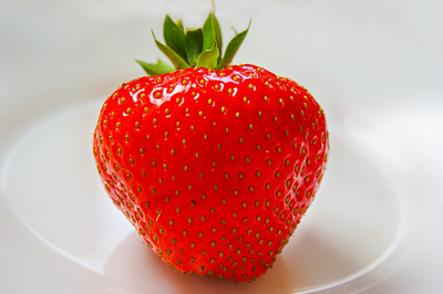 strawberry-361597_400.jpg