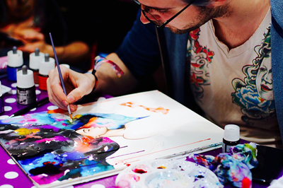 comiccon-1143686_400.jpg