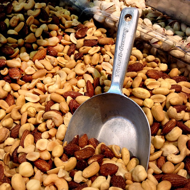 nuts-643393_640.jpg